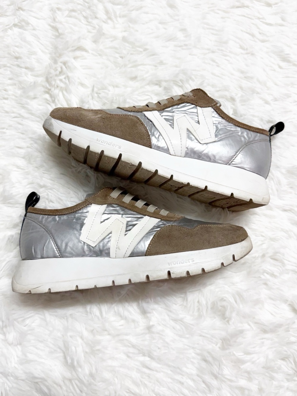 Wonders Women’s Sneakers EU 39 US 8.5 Silver Taupe Suede Platform